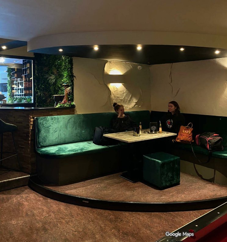 Lounge seating area